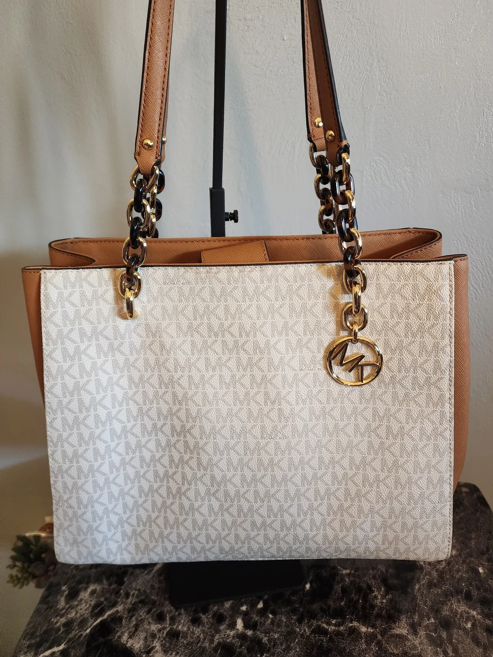 Michael Kors SOFIA Signature Logo Tote in Vanilla/Acorn